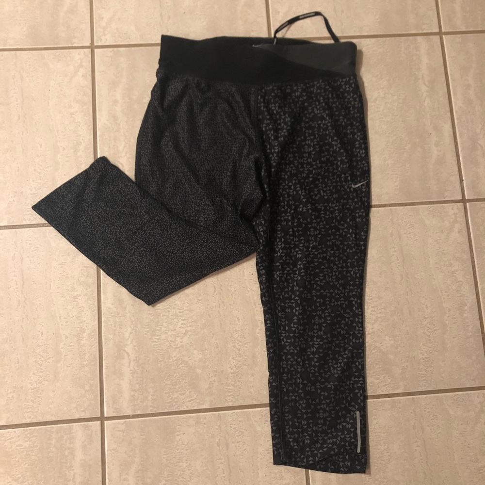 Nike cropped leggings